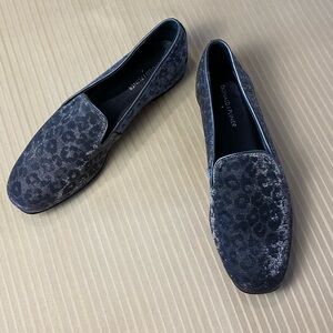 New DONALD J PLINER men shoes, silver grey color. Size 10.